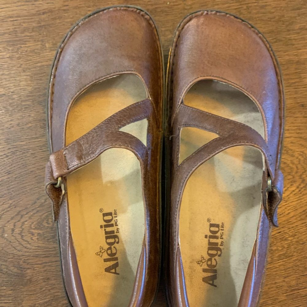 Algeria Women’s Mary Jane type leather Shoes